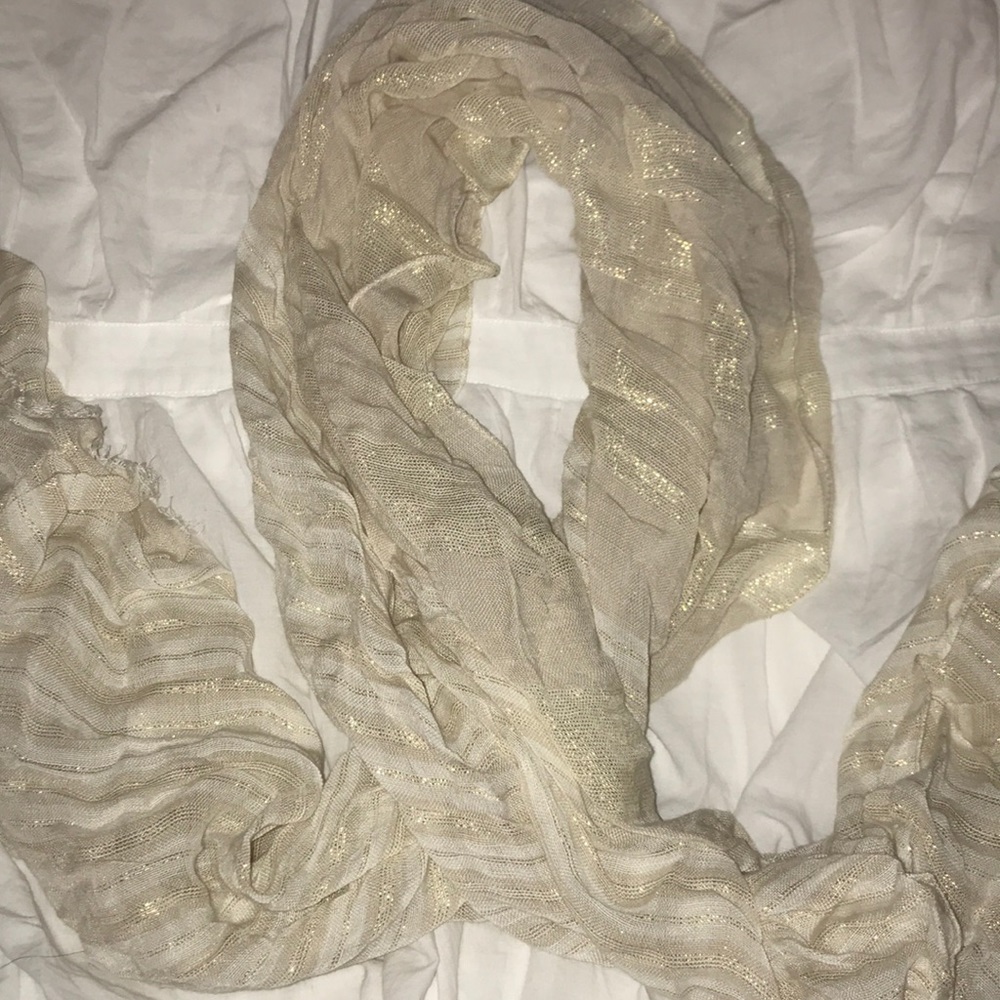 ☀️ 3 for $15 ☀️ JCrew cream gold stitching scarf